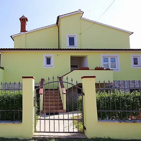 Robi Apartman *